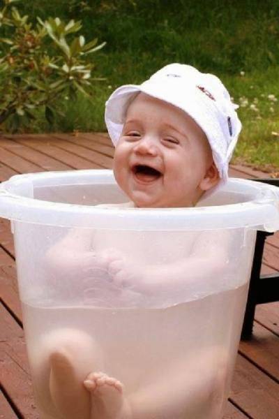 Baby bathing